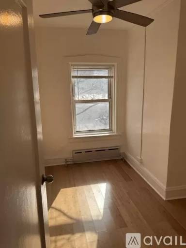 Main picture of 5000 N Kenmore Ave