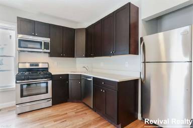 Main picture of 28 Arcadia St