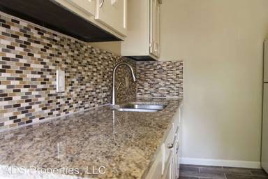 Main picture of 6709 S Richmond Ave