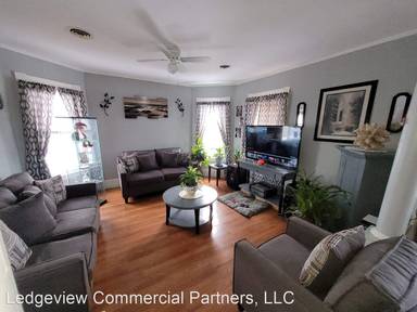 Main picture of 165 Conant St
