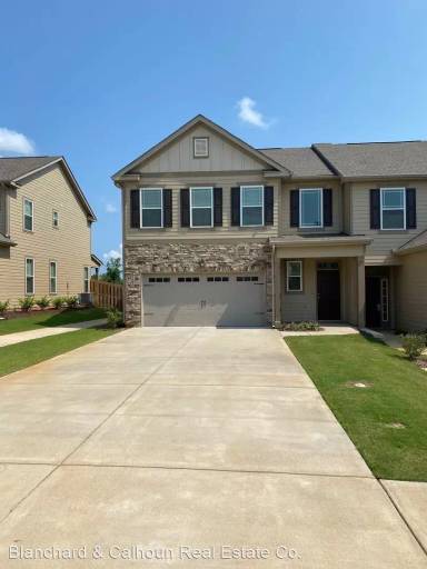 Main picture of 517 Vinings Dr
