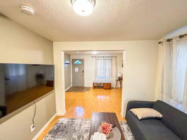 Main picture of 308 Capitol St