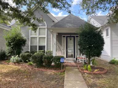 Main picture of 1331 Island Pl E