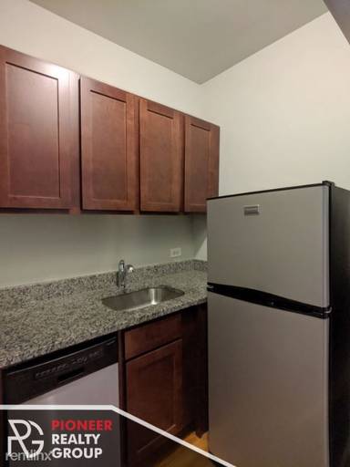 Main picture of 1164 N Dearborn Apartments