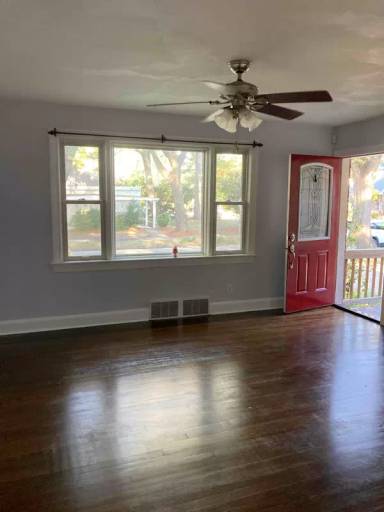 Main picture of 8580 Executive Dr