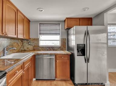 Main picture of 1345 West Ave