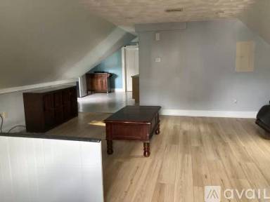 Main picture of 70 School St