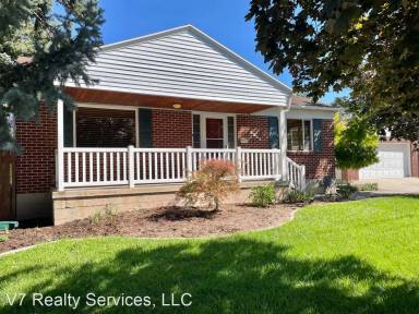Main picture of 2353 E Fisher Ln