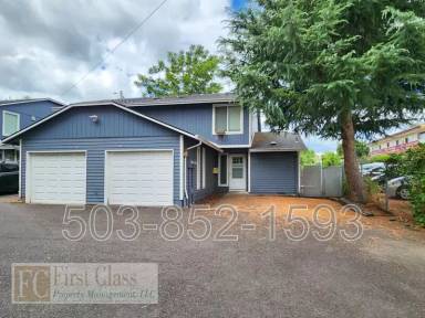 Main picture of 4323 SE 37th Ave