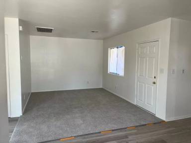 Main picture of 402 N 11th Ave