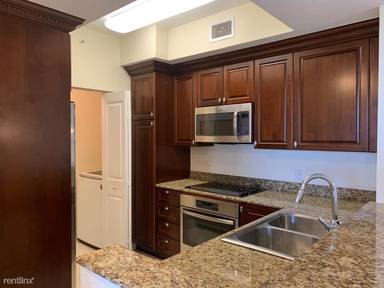 Main picture of Vizcaya Lakes at Renaissance Commons