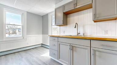 Main picture of 27 Nason St