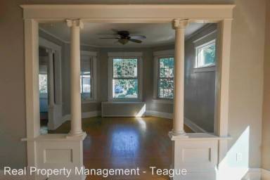 Main picture of 1393 Parkwood Blvd