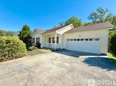 Main picture of 120 Maxwell Dr