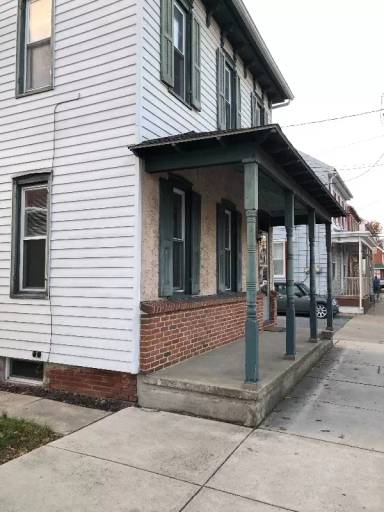 Main picture of 132 S Main St