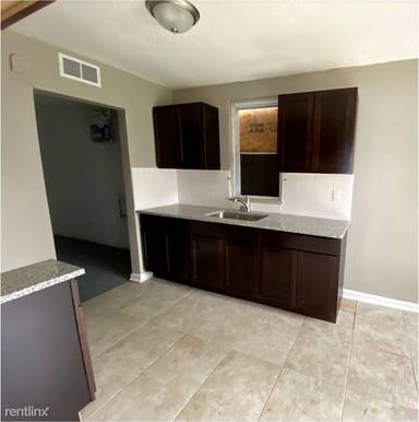 Main picture of 9510 Stahelin Ave
