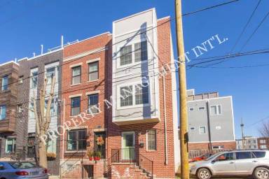 Main picture of 2703 Cambridge St