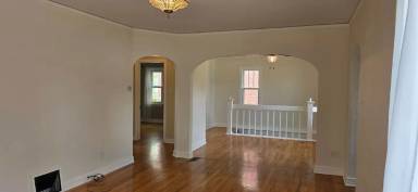 Main picture of 109 W 4th Ave