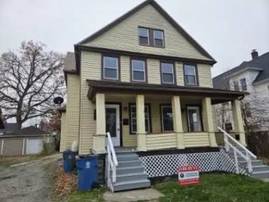 Main picture of 1852 E 32nd St