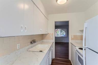 Main picture of 2838 SE 35th Pl