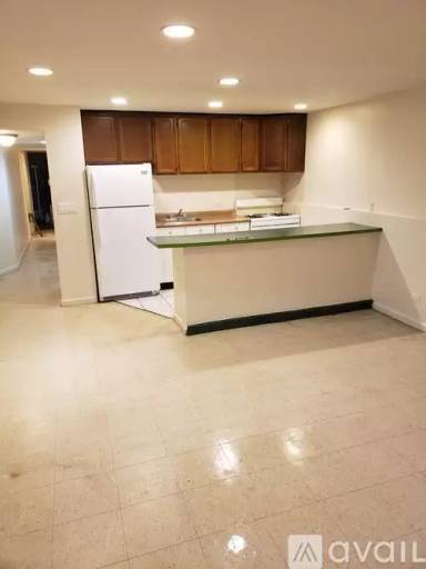 Main picture of 6510 N Claremont Ave