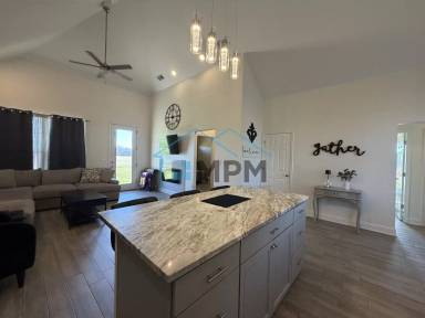 Main picture of 492 Cliff Bullock Dr