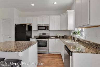 Main picture of 3735 Castle Dr