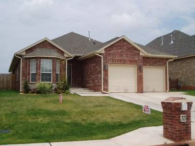 Main picture of 33 NW 156th St