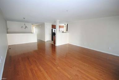 Main picture of 117 W Oakbrook Dr