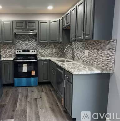 Main picture of 43 Reubens Cir