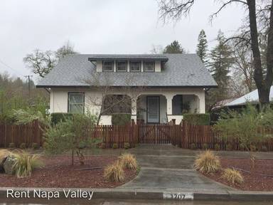Main picture of 1207 Silver St