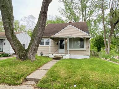 Main picture of 19300 Bentler St