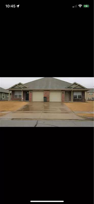 Main picture of Glen Eagles Luxury Townhomes