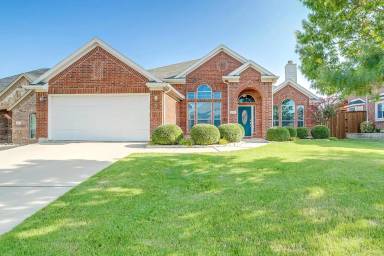 Main picture of 817 Peach Ln