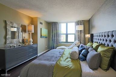Main picture of One Superior Place Apartments