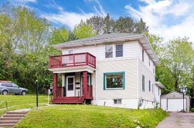 Main picture of 1102 N 11th Ave E