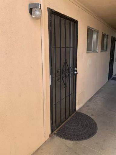Main picture of 10002 Ben Hur Ave