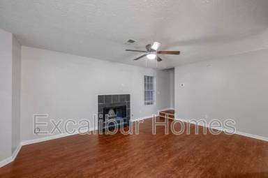 Main picture of 610 Waynes Ct SE