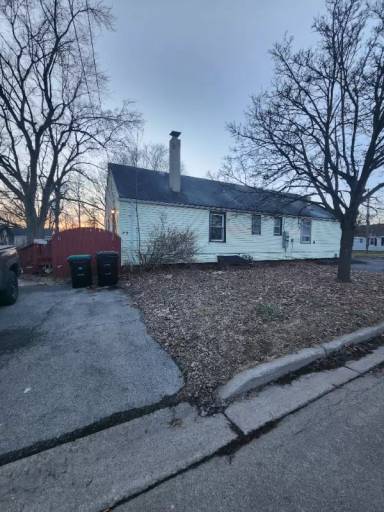 Main picture of 35 Thoreau Ct