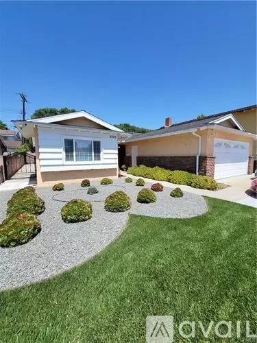 Main picture of 8743 Dorian St