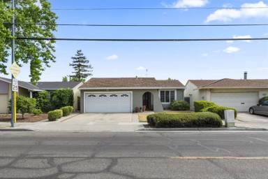 Main picture of 836 W Sunnyoaks Ave