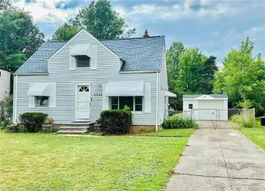 Main picture of 3822 E 186th St