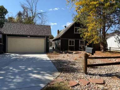 Main picture of 979 Lashley St