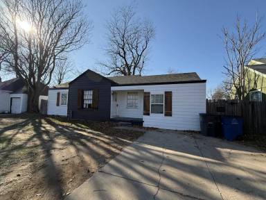 Main picture of 1314 S Yale Ave