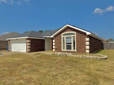 Main picture of 2409 Vernice Dr