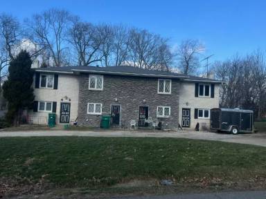 Main picture of 2861 Thackeray Ave NW