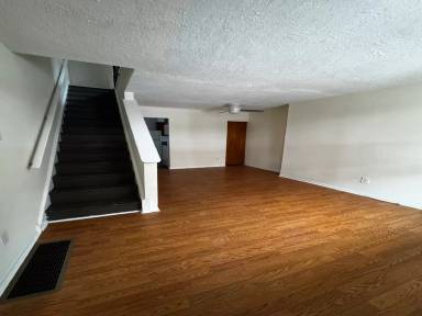 Main picture of 856 N Moss St