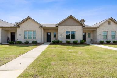 Main picture of 431 Ronnie Dr SE