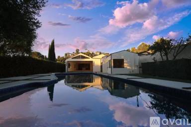 Main picture of 4501 Canoga Dr