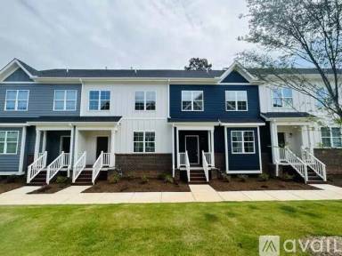 Main picture of 818 Laurel Gate Dr
